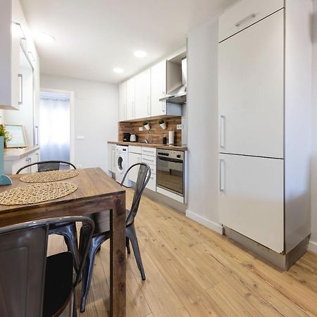Apartament Bravissimo Eiximenis, With Beautiful Terrace And Views Girona Zewnętrze zdjęcie